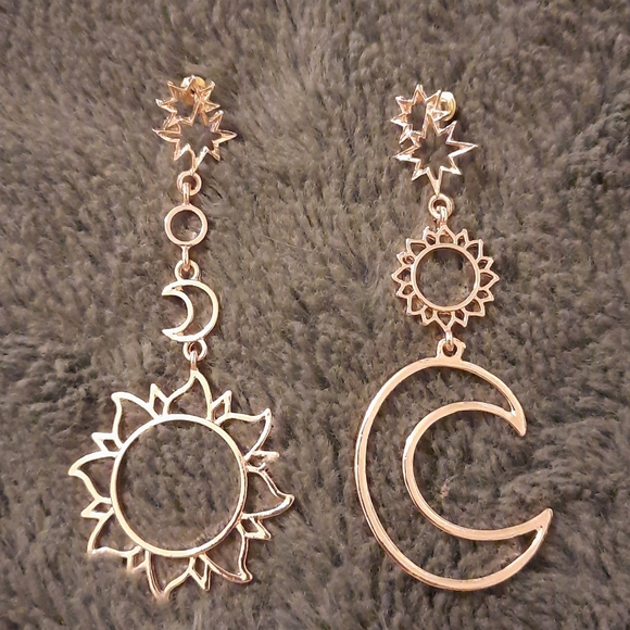 earrings - Picture 1 of 2